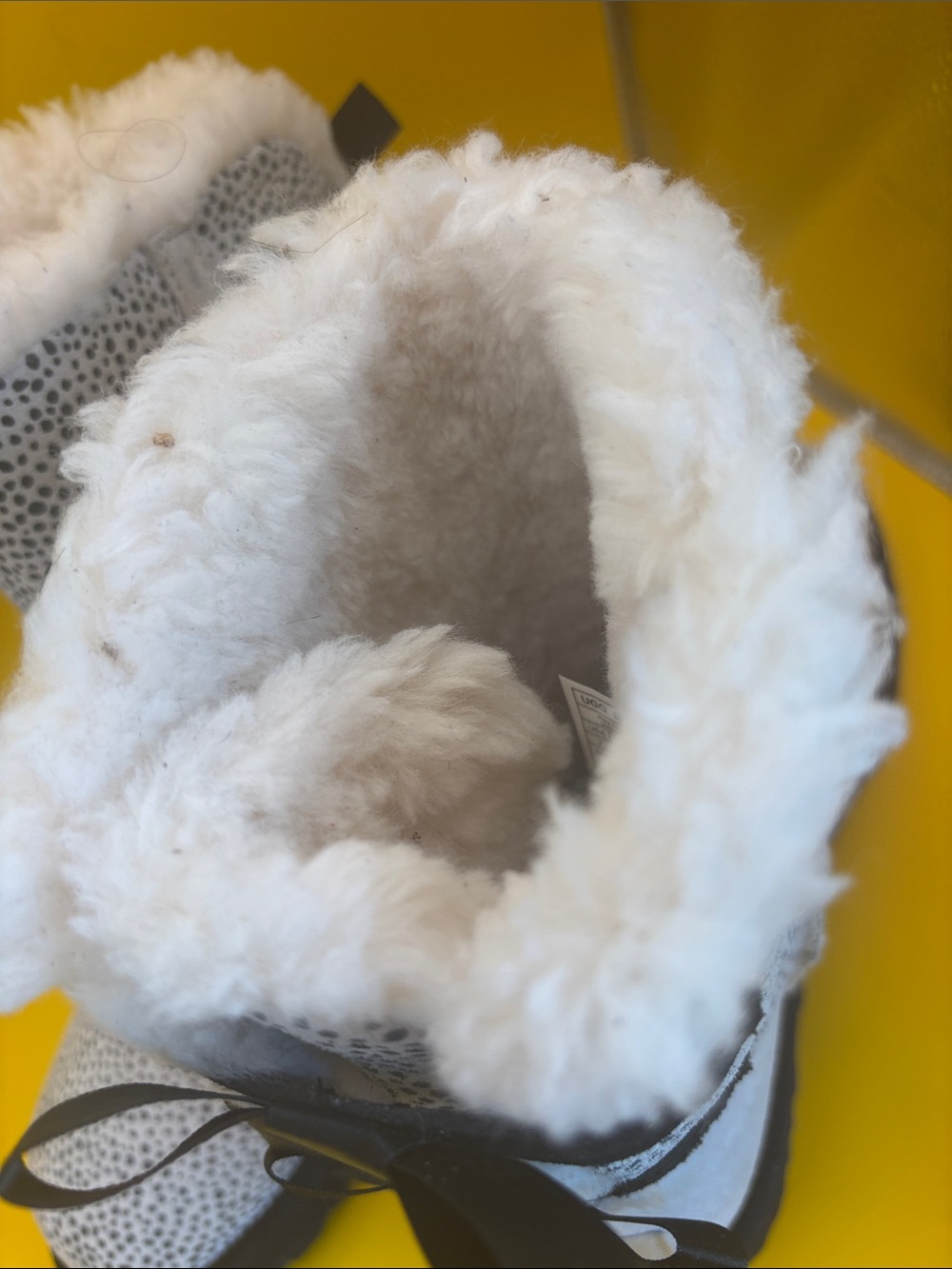UGG White Faux Fur Lined Speckled Winter Boots - Picture 5 of 7